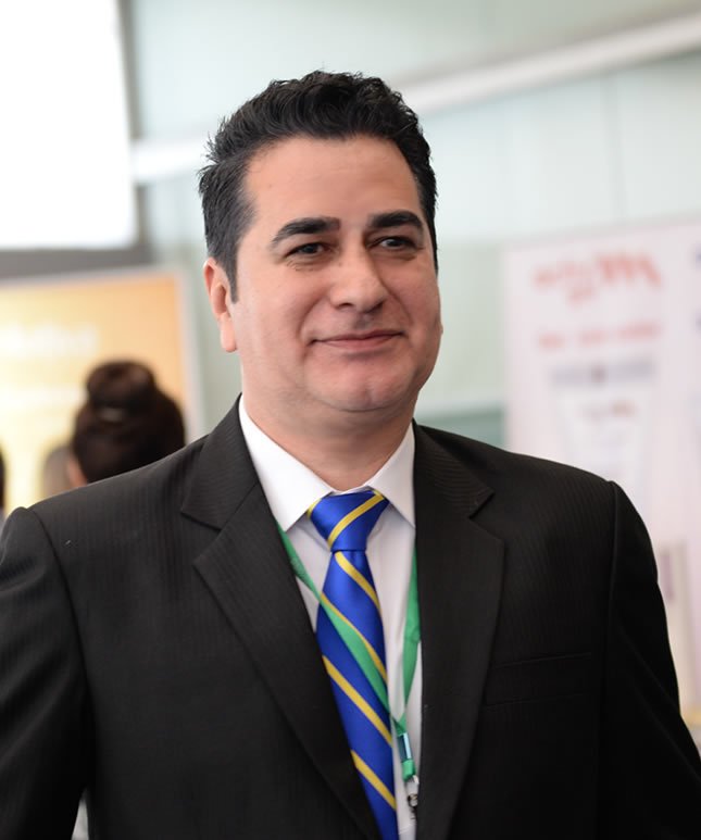 Dr. Nadir Salaues Hurtado